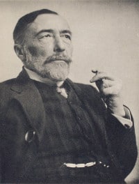 Joseph Conrad. Aunque nacido en Polonia, toda la obra del autor fue escrita en inglés. (Joseph Conrad in 1916. Medium: Photogravure / Alvin Langdon Coburn (1882–1966)