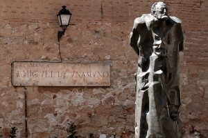 Miguel de Unamuno: la vida de un rebelde Estatua de Miguel de Unamuno en Salamanca. (CC BY 2.0).