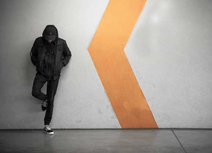 El tedio La nada hecha cuerpo. La nada que consume toda energía. Aparece así, casi de puntillas, la inercia del cansancio.