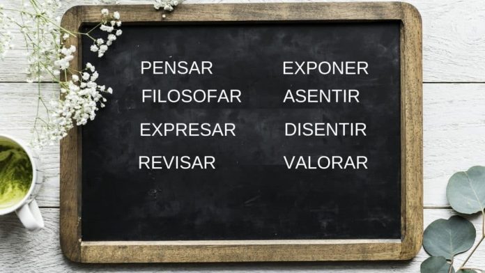 Diseño sobre foto pizarra Pixabay