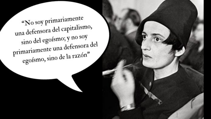 Ayn Rand. Diseño hecho a partir de una foto de Flickr. David Seaton. Licencia Creative Commons Attribution 2.0 Generic (CC BY 2.0). Nadie ha dado mayor valor al ego, la libertad y la independencia del individuo frente a la masa que el objetivismo de Ayn Rand (1905-1982).