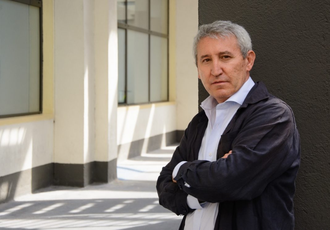 Agapito Maestre. Imagen: editorial Almuzara «Ortega es una demócrata radical, porque defiende, en los términos que usaría Camus, la democracia de los solitarios-solidarios». Agapito Maestre.
