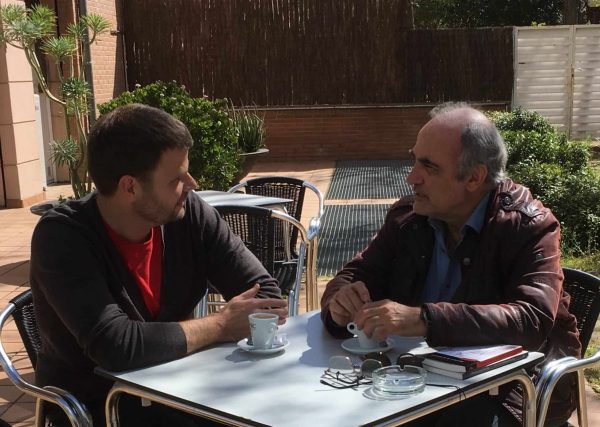 Francesc Orella: «La cultura es necesaria para ser alguien con criterio» Orella y Seguró durante la entrevista, en Barcelona.
