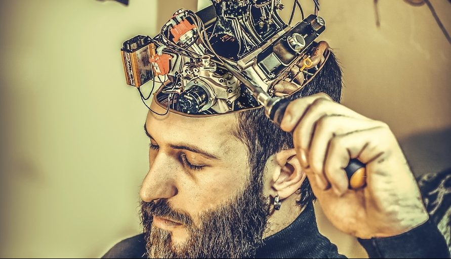 man-hair-portrait-machine-clothing-black-1191738-pxhere.com Desde su nacimiento, el transhumanismo, la posibilidad de mejoramiento de la especie humana por medio de la técnica, ha bebido de la ciencia ficción.