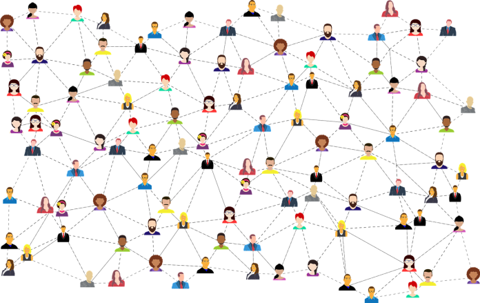 social-media-3846597_1280. Imagen de Gordon Johnson en Pixabay Internet y la televisión llegan a todas partes y todos podemos saber lo que ocurre en todo el mundo de manera instantánea. Podemos estar permanentemente conectados sin estar cerca.