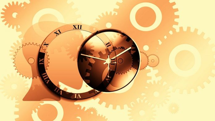 Reloj. Imagen de Gerd Altmann en Pixabay «El filósofo italiano Giacomo Marramao vuelve visible, a partir de una lectura novedosa y crítica, la tergiversación de la filosofía del tiempo platónica, y la permanencia en el error, y en la imposibilidad filosófica de comprender al tiempo humano, como cooperteneciente también de un gran tiempo cósmico», escribe Julieta Lomelí.