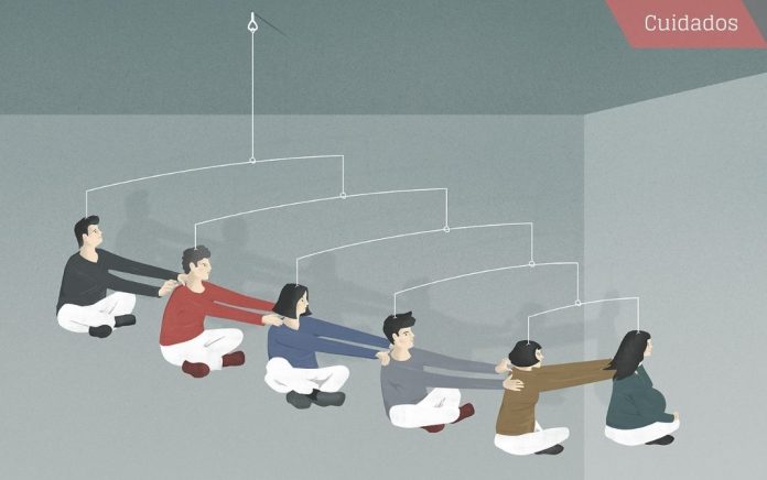 Dosier Cuidados «Somos seres interdependientes que vivimos en un marco de relaciones mutuas de cuidado. Si no cuidamos y no nos cuidan cuando lo necesitamos, se quebrantan los cimientos de la sociedad, porque el cuidado es la base que aporta bienestar físico y emocional a las personas», dice la filósofa y enfermera Ester Busquets. © Ana Yael