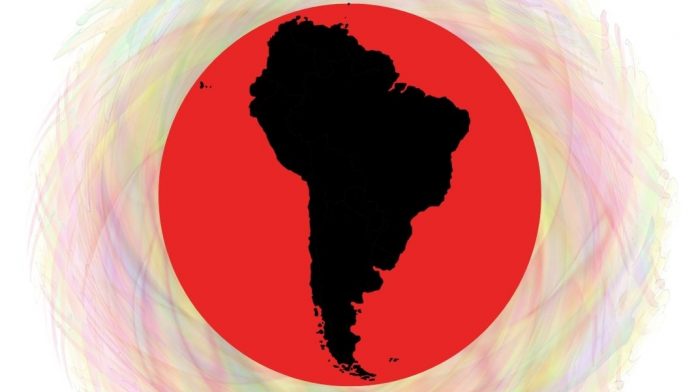 Nuevas torsiones en América Latina «El libro 'Política de los cuerpos', de Laura Quintana, se expone a la contingencia de América Latina y, al hacerlo, abre nuevas posibilidades para el quehacer filosófico latinoamericano», dice el filósofo Jaime Santamaría. Diseño hecho a partir de dos ilustraciones de Pixabay: espiral de Vicki Nunn y mapa de Clker-Free-Vector-Images.