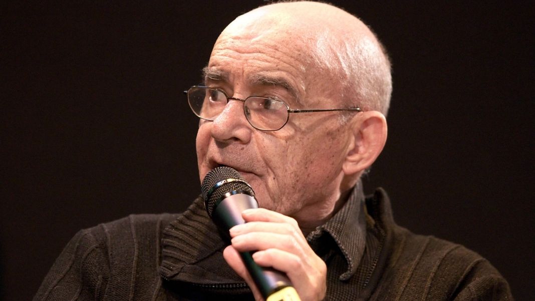 Jean-Luc Nancy Jean-Luc Nancy