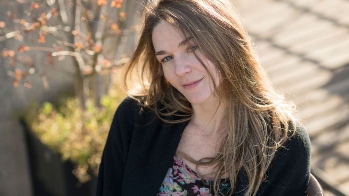 Florencia Abadi Florencia Abadi es doctora en Filosofía, investigadora adjunta del Consejo Nacional de Investigaciones Científicas y Técnicas de Argentina y profesora de Estética en los Departamentos de Filosofía y de Artes de la Universidad de Buenos Aires.