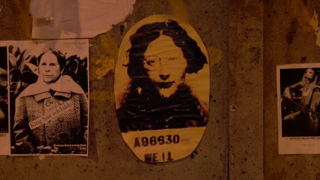 Simone Weil, la virgen roja Simone Weil (1909-1943) fue una filósofa francesa que se situó siempre del lado de los más débiles. Debido a sus ideales políticos y su lucha activa, desde muy joven la llamaron «la virgen roja». Diseño a partir de imagen de thefuturistics (CC BY-NC 2.0).