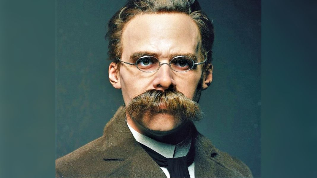 Nietzsche El semblante de Nietzsche, con su mirada penetrante, sus gafas pequeñas y su bigote largo y denso, ha contribuido, sin duda, a la celebridad de un autor clave de nuestra tradición. La vida de Nietzsche es un aspecto fundamental para comprender su pensamiento. Ilustración de Antonio Marín Segovia (tomada de Flickr, CC).