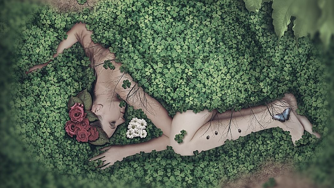 Feminidad ¿Qué relación existe entre la filosofía y la feminidad? Anna Pagés investiga esta relación en su libro «Cenar con Diotima». Diseño a partir de imagen de 0fjd125gk87 en Pixabay, de dominio público (CC 0 1.0).